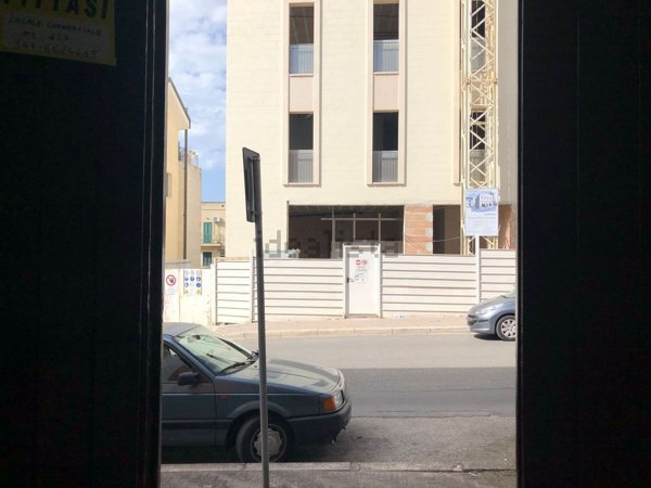 negozio in affitto a Matera