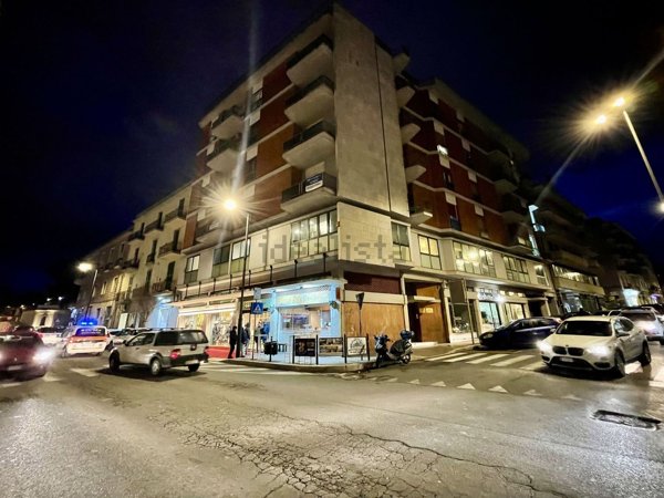 negozio in affitto a Matera