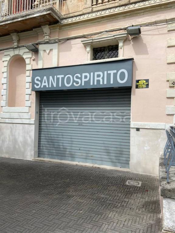 negozio in affitto a Matera