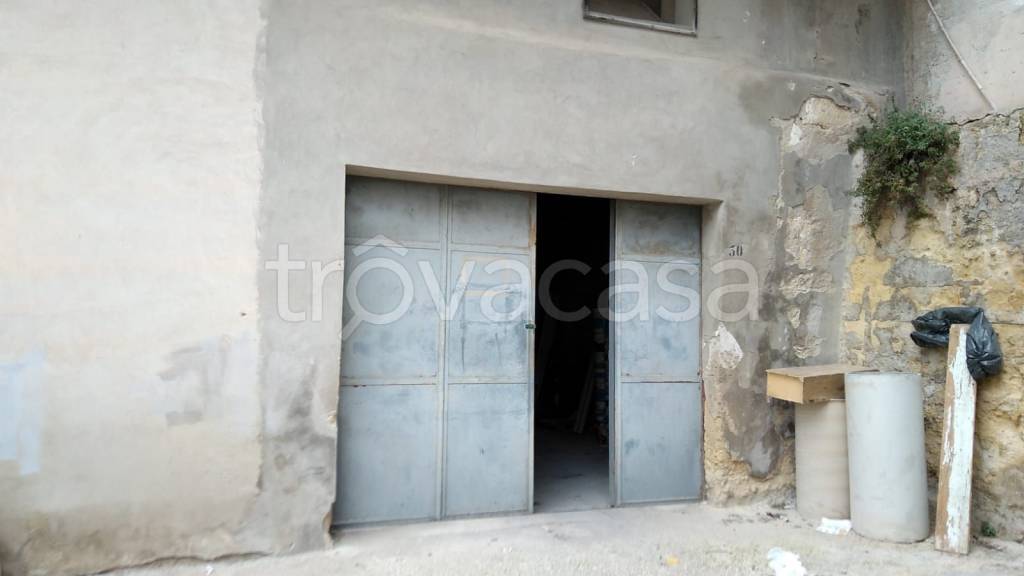 locale commerciale in affitto a Matera