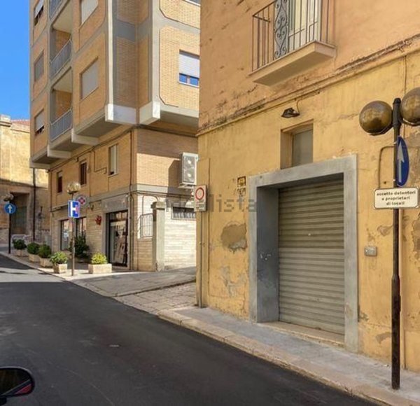 locale commerciale in affitto a Matera