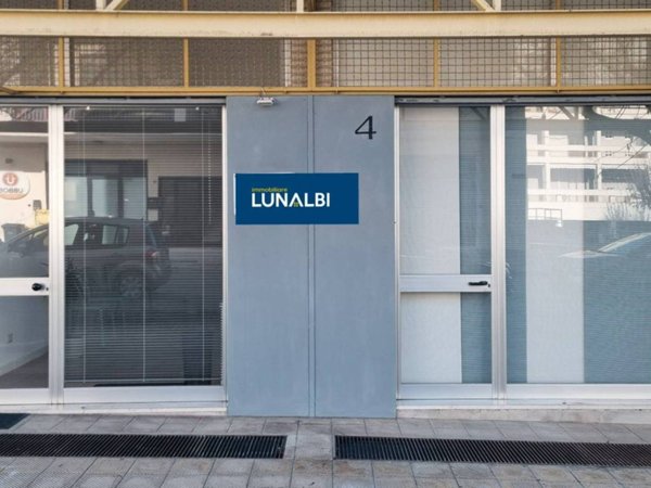 negozio in affitto a Matera