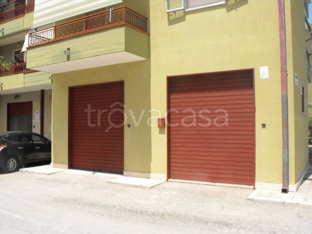 negozio in affitto a Matera