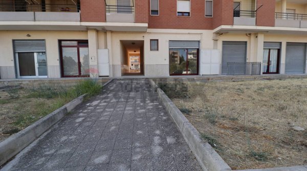 locale commerciale in affitto a Matera