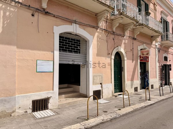 locale commerciale in affitto a Matera