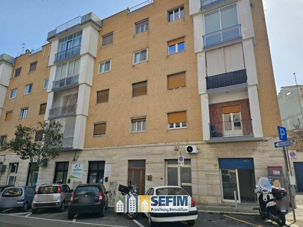 negozio in affitto a Matera