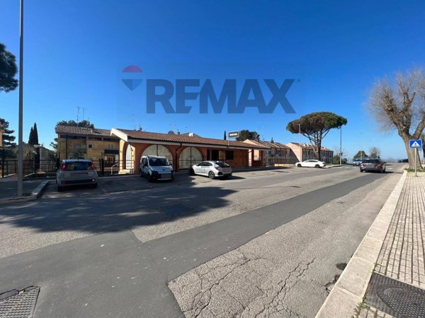 locale commerciale in affitto a Matera in zona Rione Spine Bianche