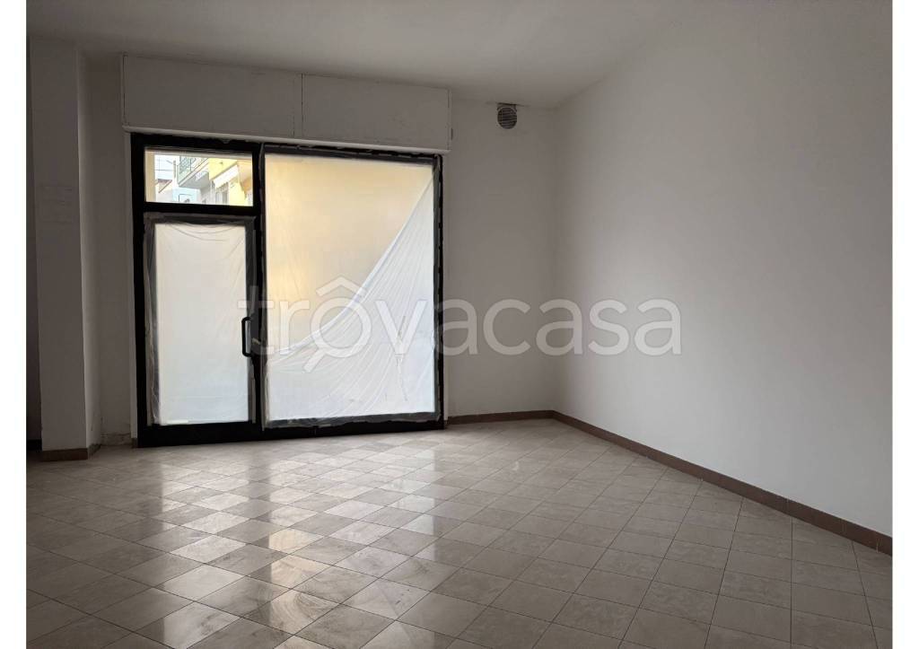 negozio in affitto a Montescaglioso