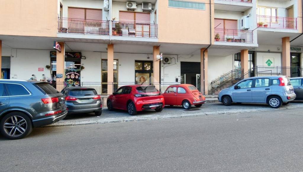 negozio in affitto a Policoro