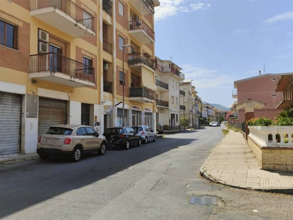 locale commerciale in affitto ad Amantea