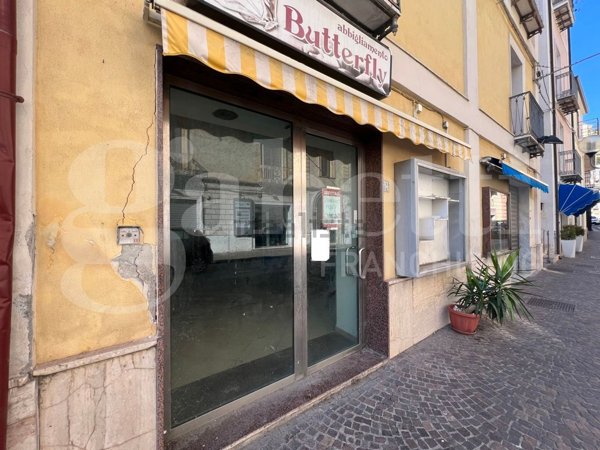 locale commerciale in affitto ad Amantea