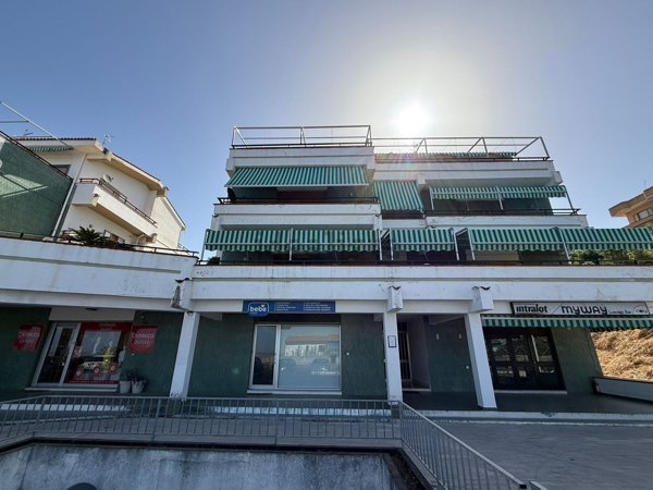 locale commerciale in affitto a Belvedere Marittimo