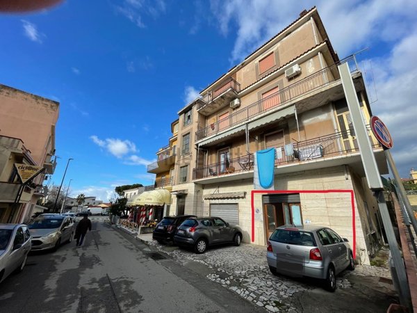 locale commerciale in affitto a Belvedere Marittimo