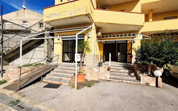 locale commerciale in affitto a Belvedere Marittimo