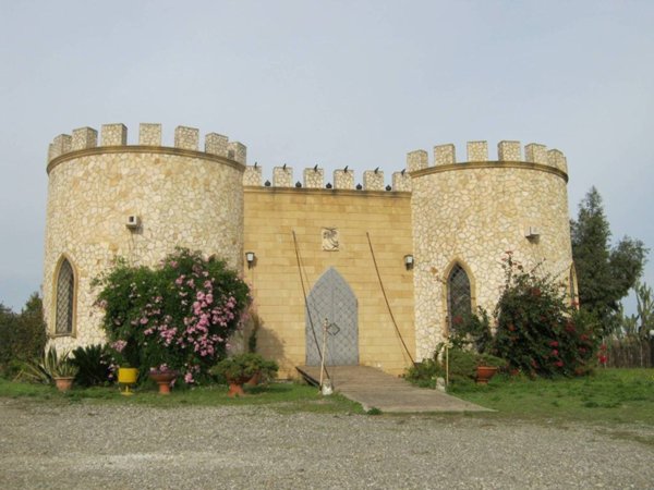 negozio in affitto a Cassano all'Ionio