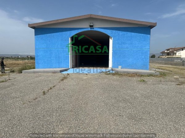 capannone in affitto a Cassano all'Ionio