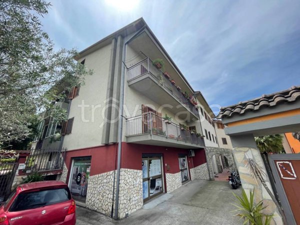 locale commerciale in affitto a Castrolibero