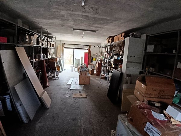 locale commerciale in affitto a Castrolibero