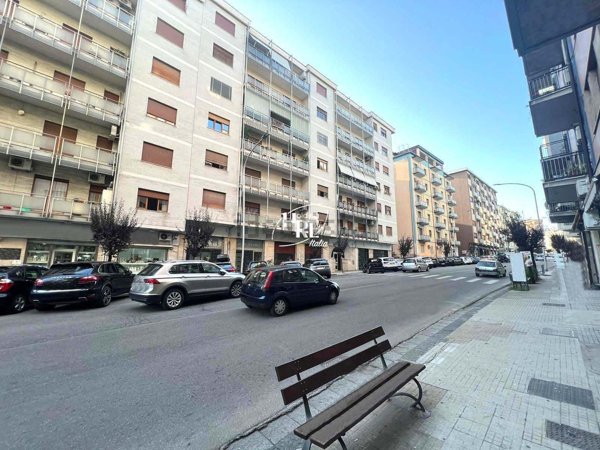 locale commerciale in affitto a Cosenza