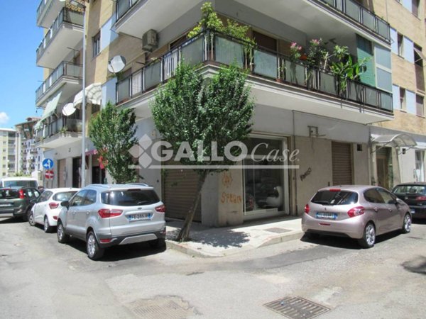 negozio in affitto a Cosenza