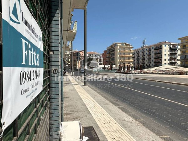 negozio in affitto a Cosenza