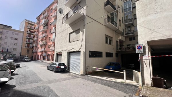 locale di sgombero in affitto a Cosenza