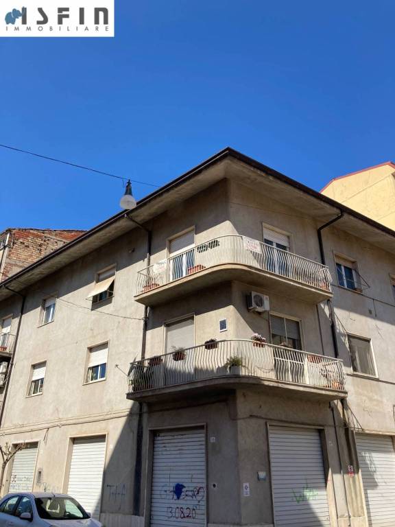 negozio in affitto a Cosenza in zona Cosenza Vecchia