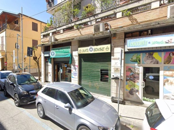 negozio in affitto a Cosenza in zona Cosenza Vecchia