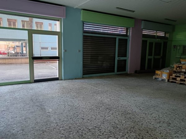 negozio in affitto a Cosenza