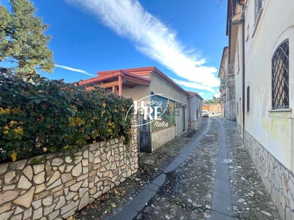 locale commerciale in affitto a Cosenza
