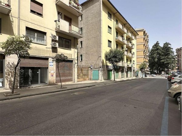 locale di sgombero in affitto a Cosenza
