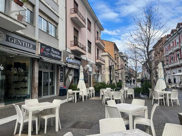 locale commerciale in affitto a Cosenza