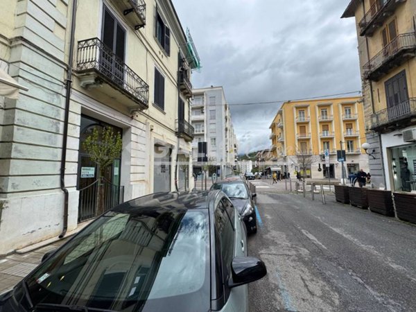 negozio in affitto a Cosenza