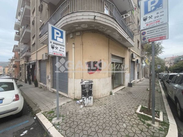 negozio in affitto a Cosenza