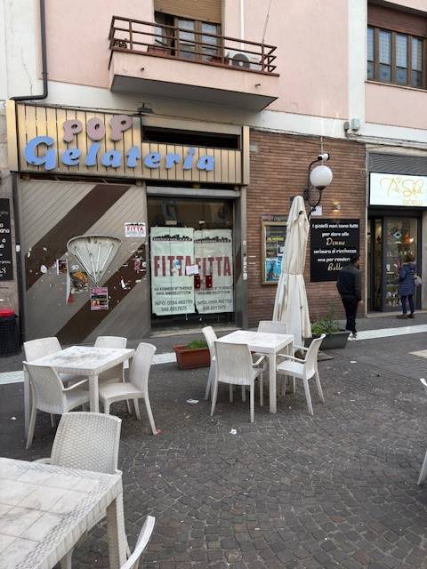 negozio in affitto a Cosenza