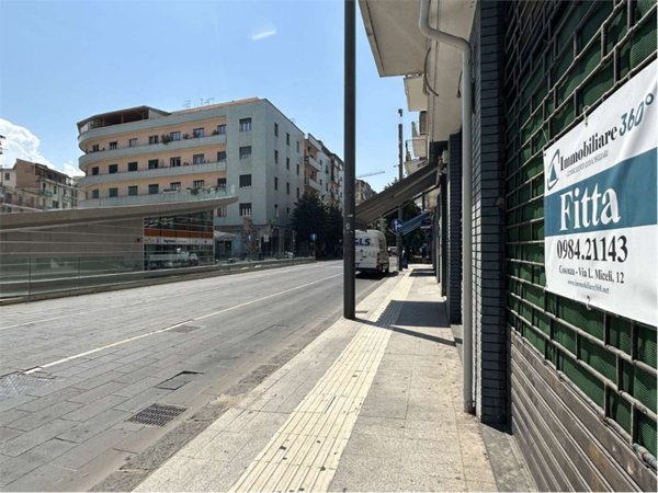 locale di sgombero in affitto a Cosenza