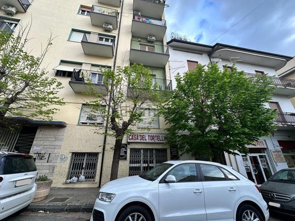 locale commerciale in affitto a Cosenza