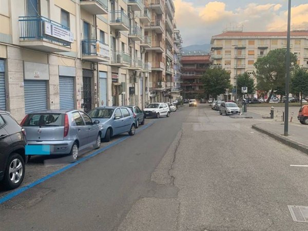 negozio in affitto a Cosenza in zona Panebianco