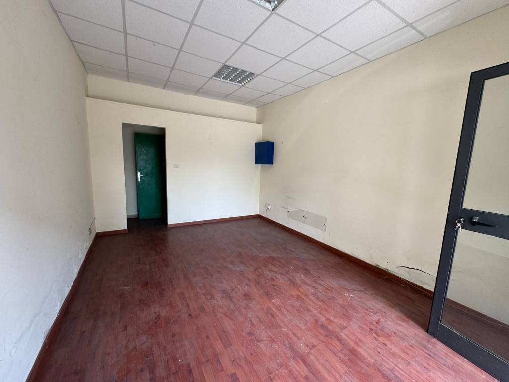 negozio in affitto a Cosenza in zona Città 2000
