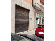 negozio in affitto a Cosenza in zona Cosenza Vecchia