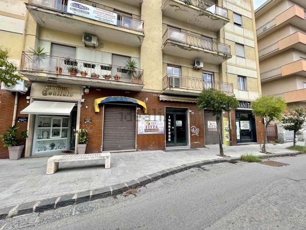 locale commerciale in affitto a Cosenza