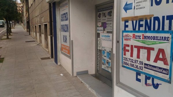 locale commerciale in affitto a Cosenza in zona Cosenza Vecchia