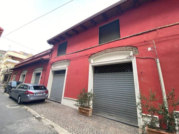 negozio in affitto a Cosenza in zona Cosenza Vecchia