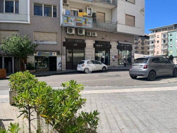 negozio in affitto a Cosenza