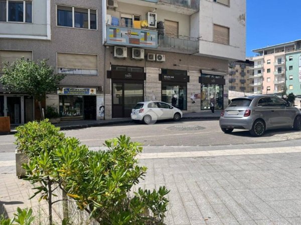 negozio in affitto a Cosenza