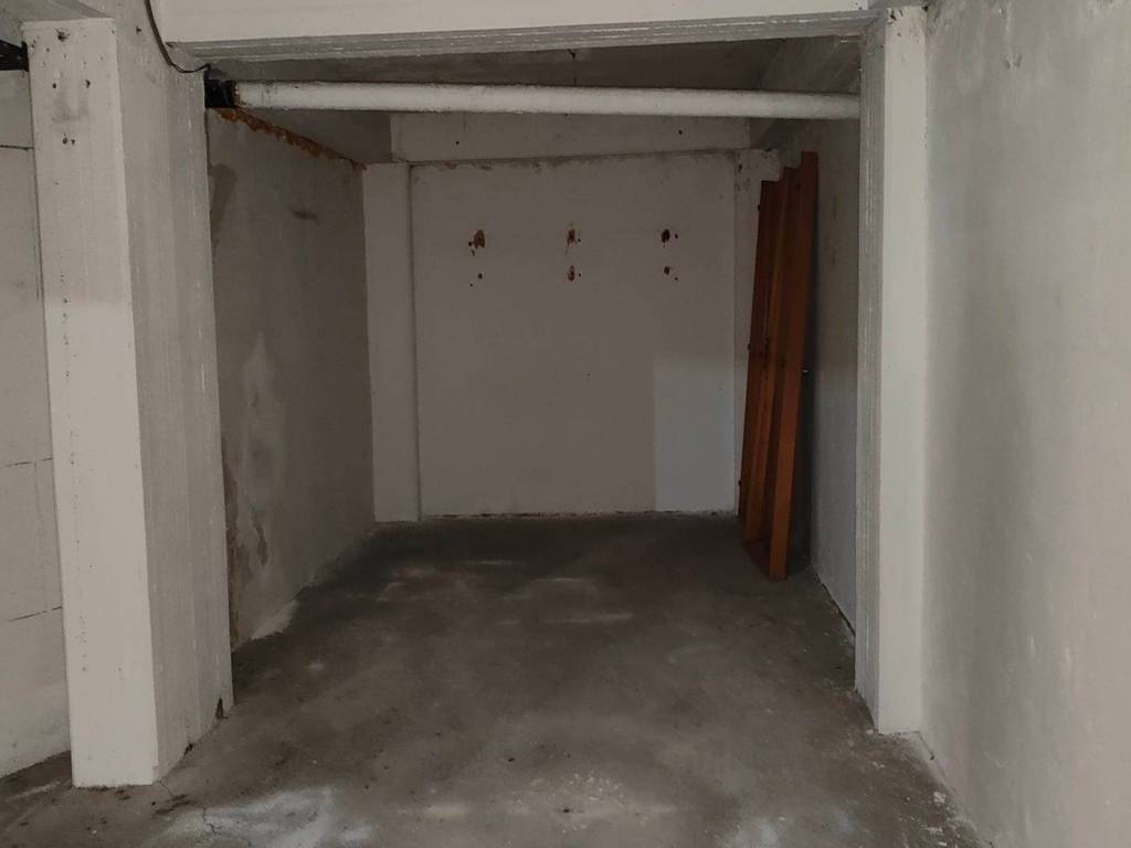 locale di sgombero in affitto a Cosenza in zona Gergeri
