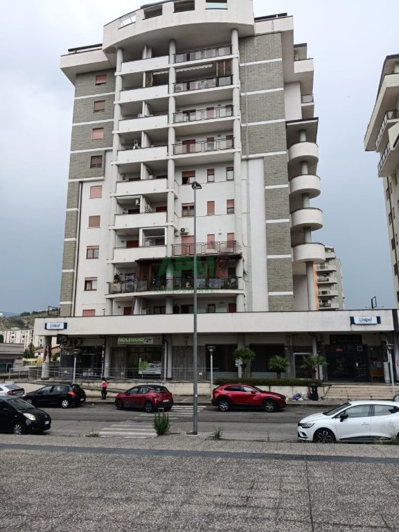 locale commerciale in affitto a Cosenza in zona Panebianco