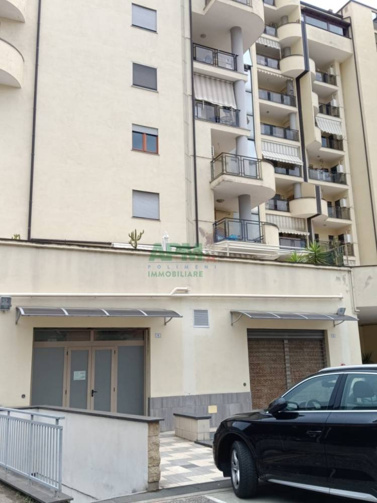 locale commerciale in affitto a Cosenza