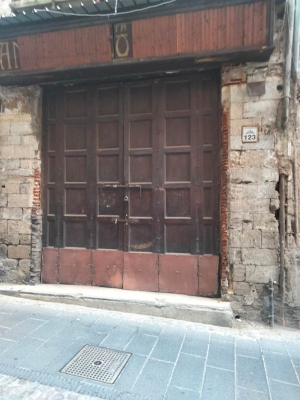 negozio in affitto a Cosenza in zona Cosenza Vecchia