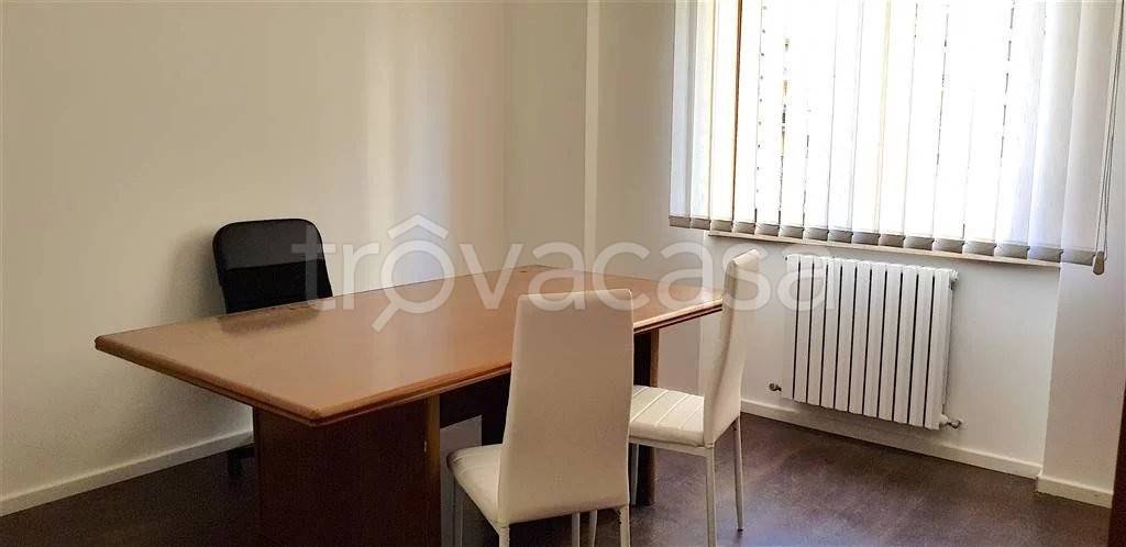 ufficio in affitto a Cosenza in zona Panebianco
